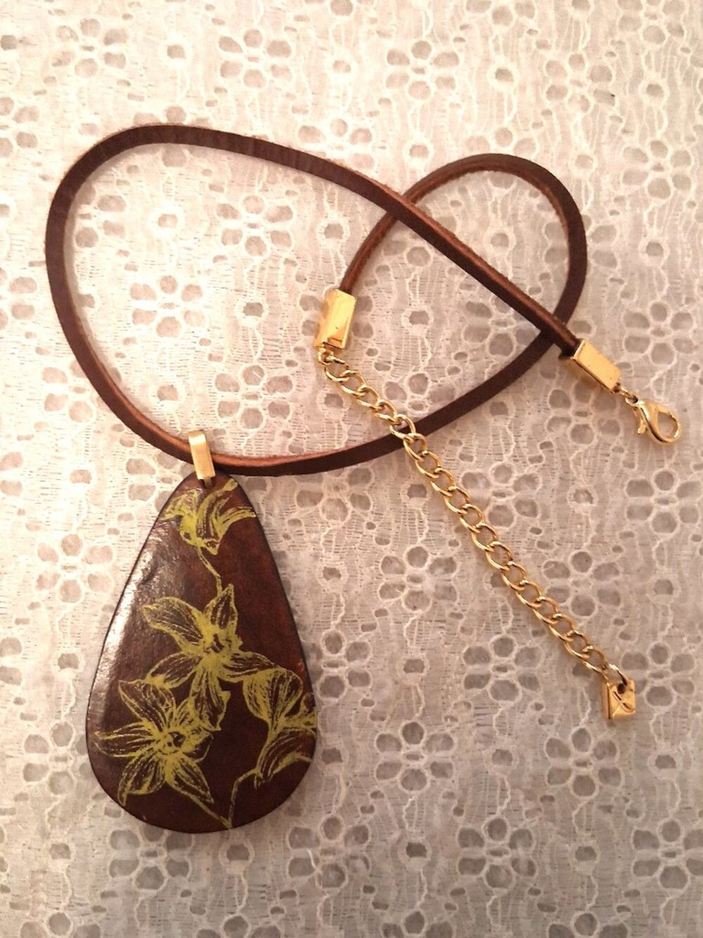 New Bauxo Brown Handcrafted Leather Floral Pendant Genuine Leather Necklace